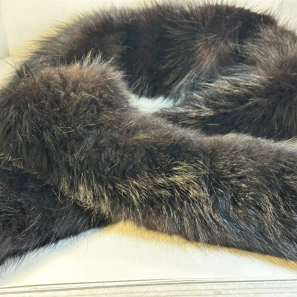 Women's Black fox Fur Stole - Picture 9 of 10